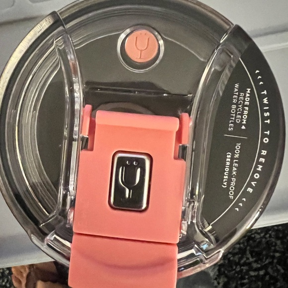 Brumate tumbler - brand new tags still attached - Picture 2 of 2